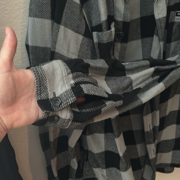 Dutch Bros flannel. - Picture 4 of 5
